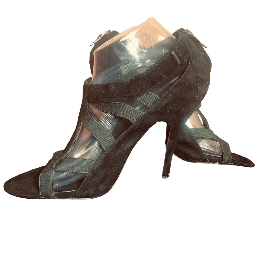 Elizabeth and James Women's Suede Zip Back Black Heels Size 10
